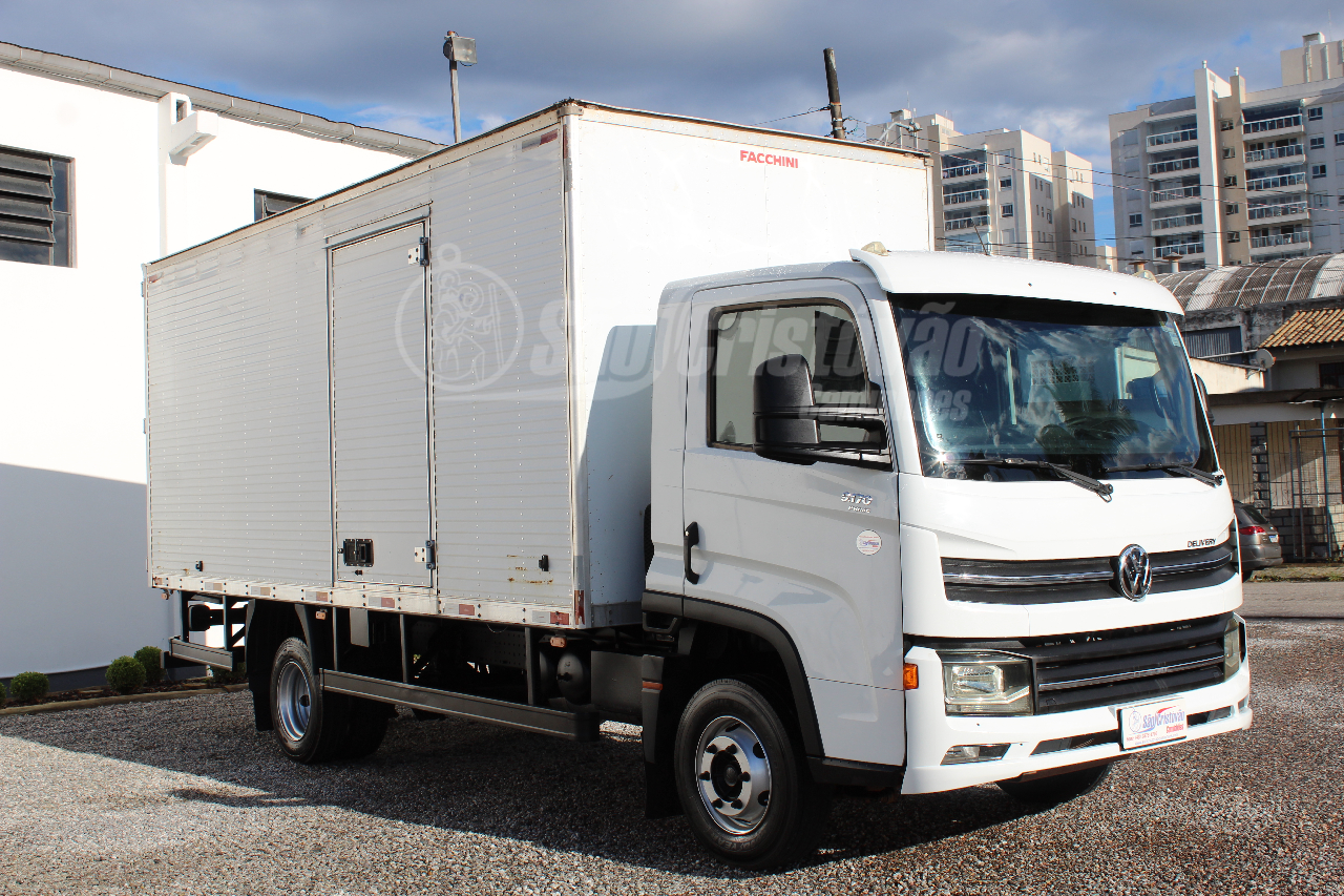 CAMINHAO VOLKSWAGEN VW 9170 Baú Furgão 3/4 4x2 São Cristóvão Caminhões SAO JOSE SANTA CATARINA SC
